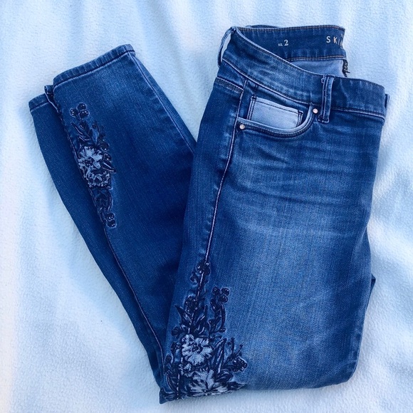 WHBM Floral Embroidered Crop Skinny Jeans Size 2 - Picture 5 of 11